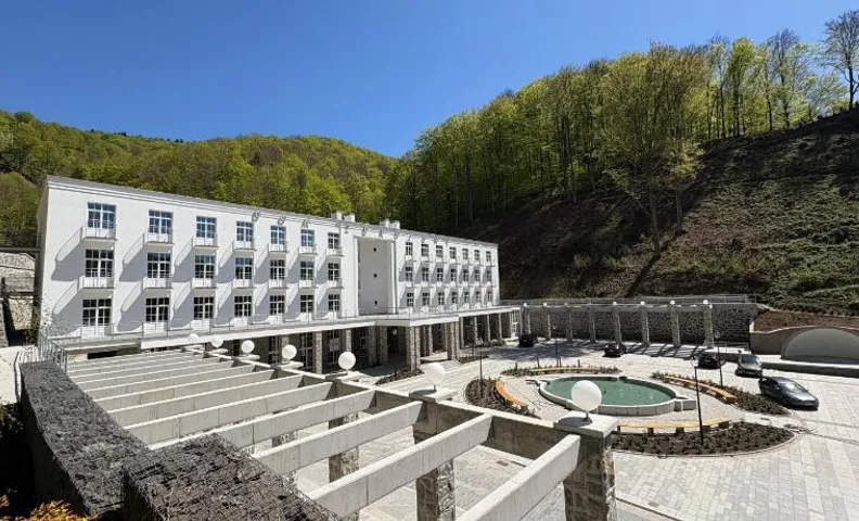 Dom Zdrojowy CECHINI