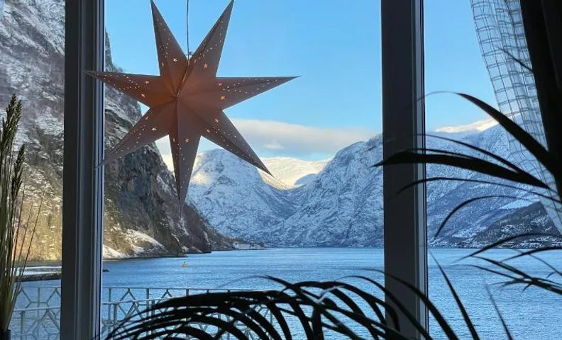 Svingen Guesthouse - Panoramic Fjord Views in Flåm