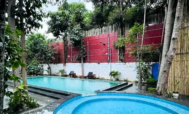 Holy Villa