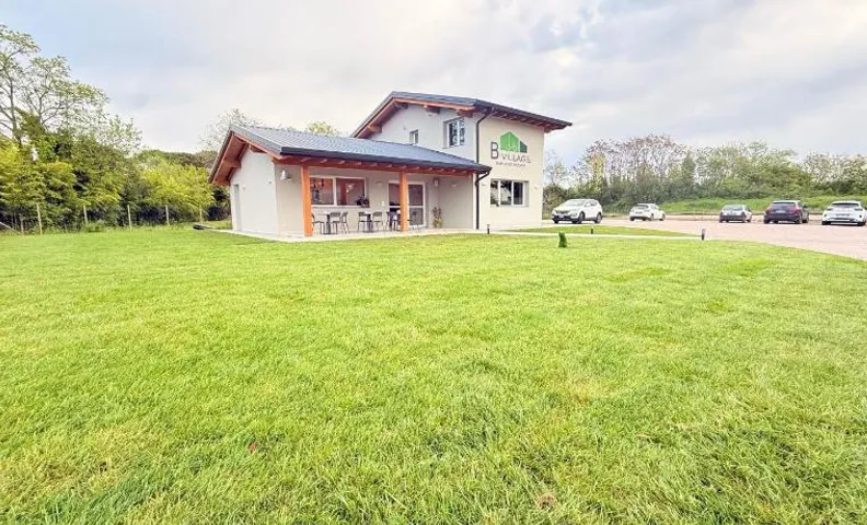 B-Village Bar and Rooms
