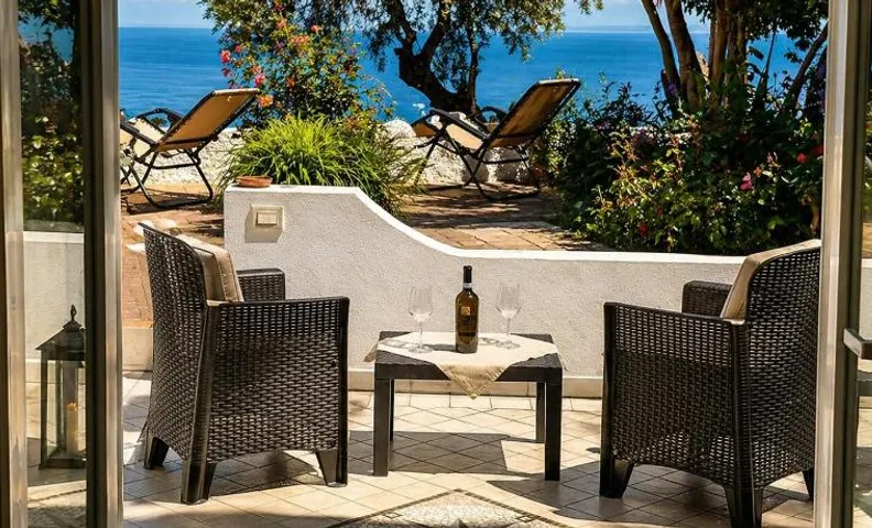 Barracuda Suite Sea View & Dinner Experience
