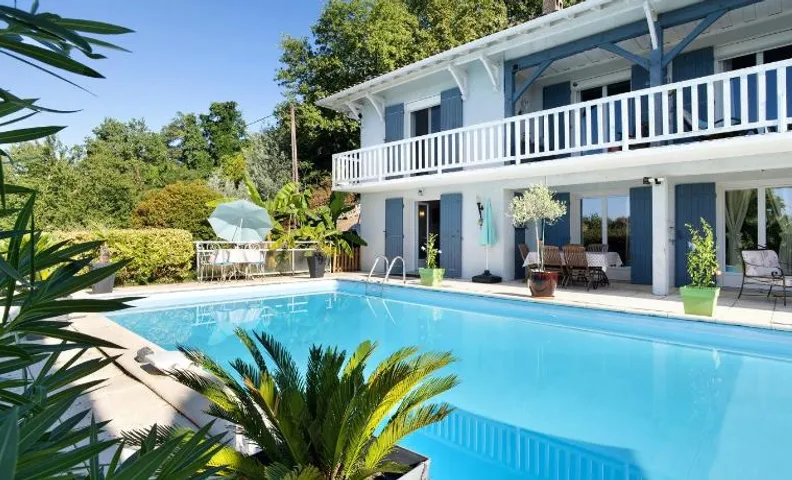 Maison Bleu Perigord