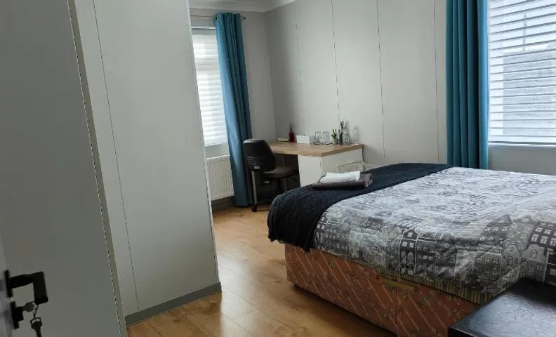 Modern Ensuite Double Bedroom in Dundrum
