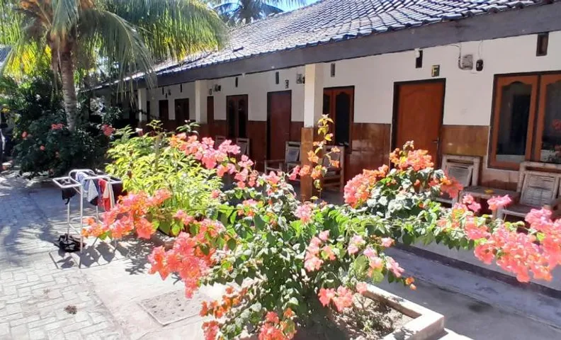 Ekas beach guesthouse and restaurant