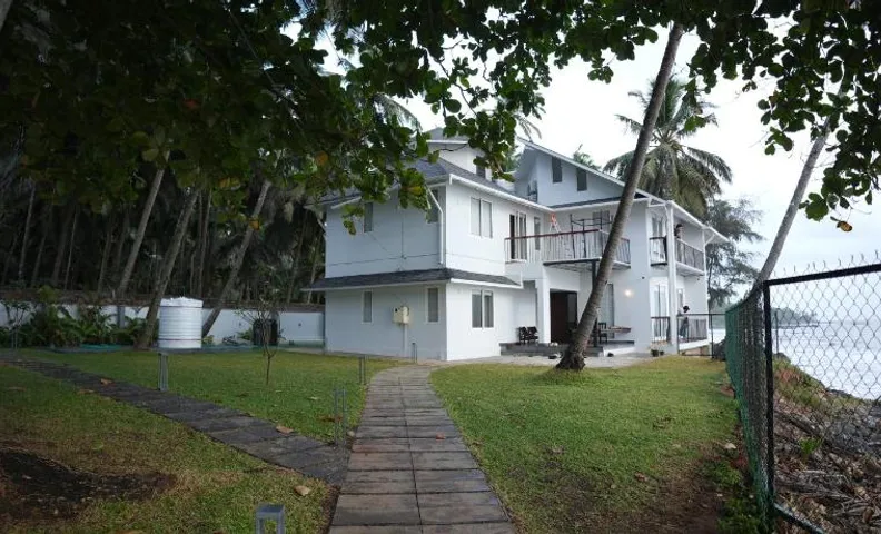 Coastline 4Bedroom cliffside villa