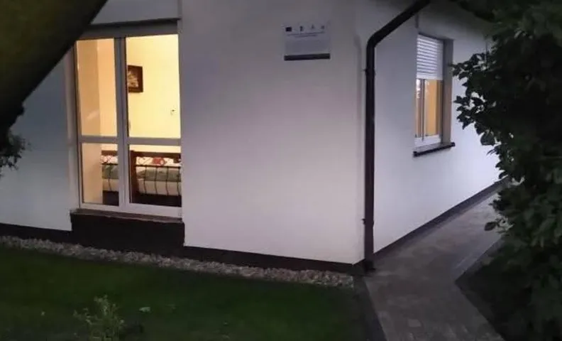 Pokoje gościnne W SADZIE