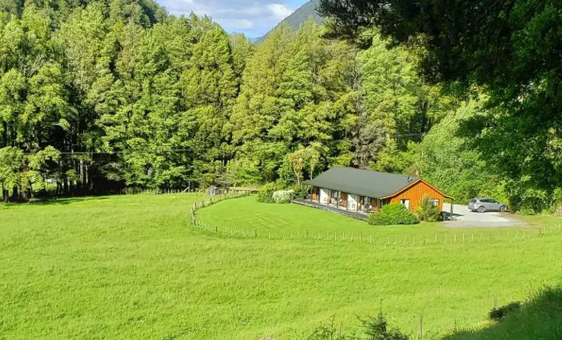 Lewis Pass Motels