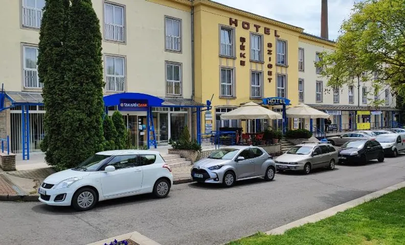 Hotel Béke Sziget Komló