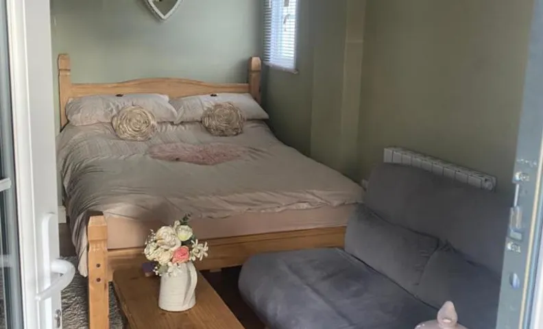 Private en-suite RUTHIN
