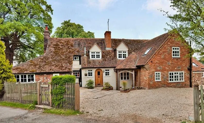 Come and Stay in our Charming Cottage