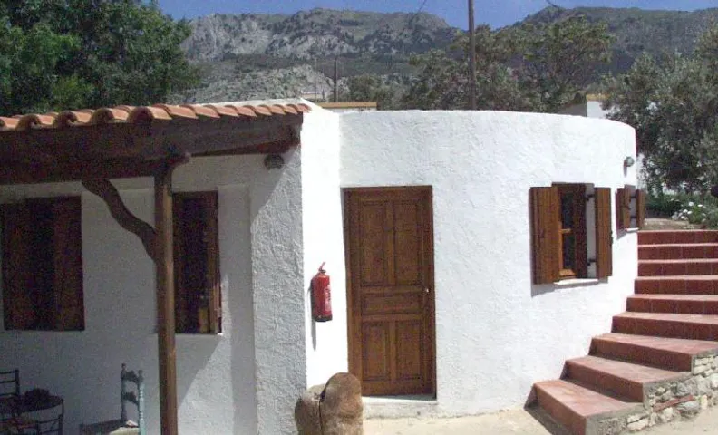 Haus in Privatgrundstück bei Amaniou