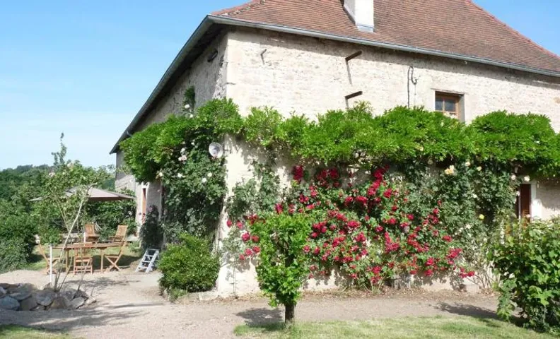 Authentique Grange du XVème siècle avec jardin et animaux admis
