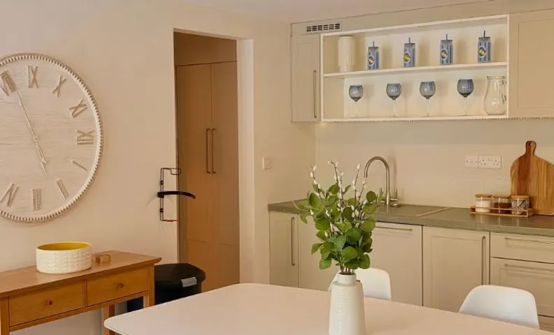 105 beach lodge millendreath