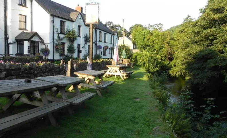 Staghunters Inn Hotel