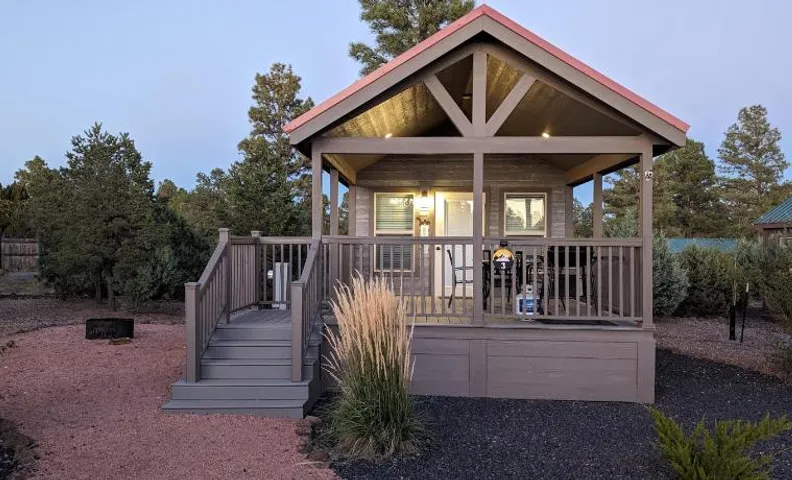Cozy Cabin in a fun mini cabin resort!