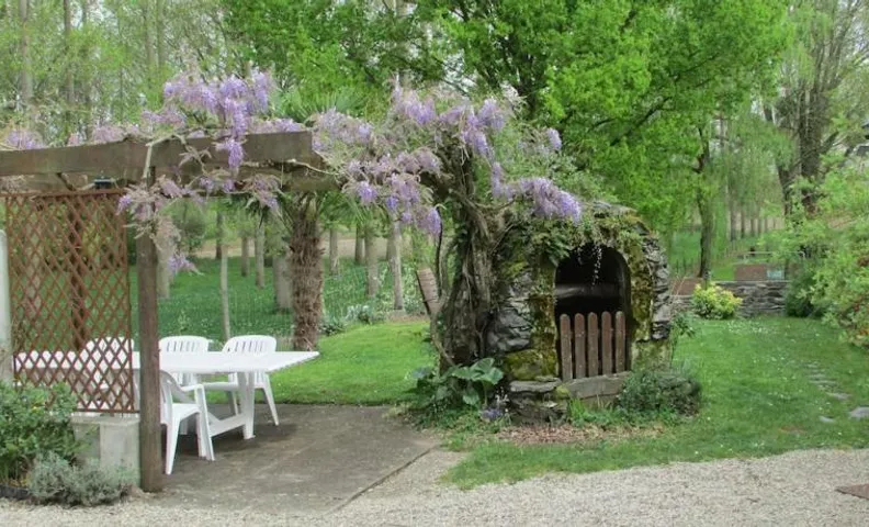 Maison familiale charmante à Denée avec jardin et loisirs