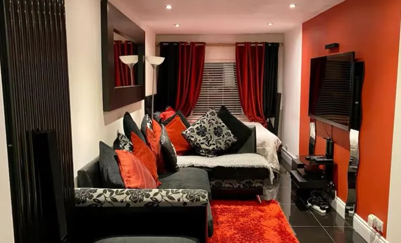 Amazing studio room in a beautiful house