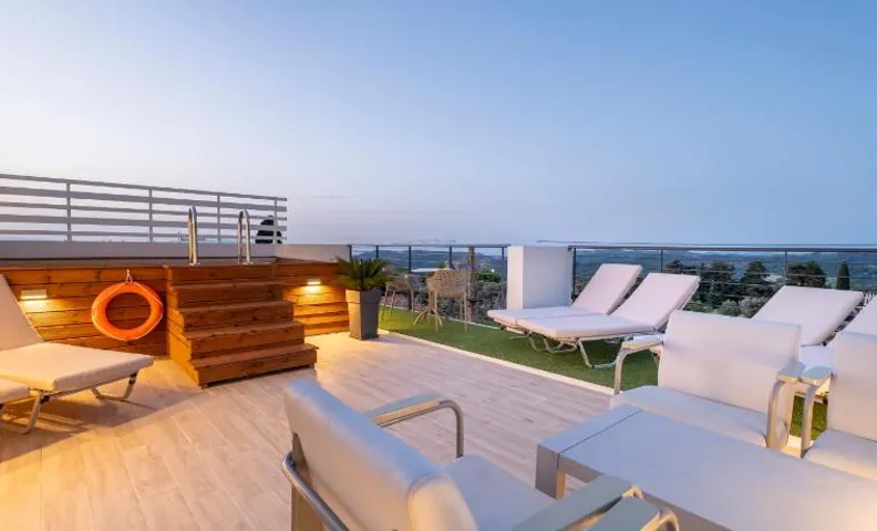 Naiades Guest House