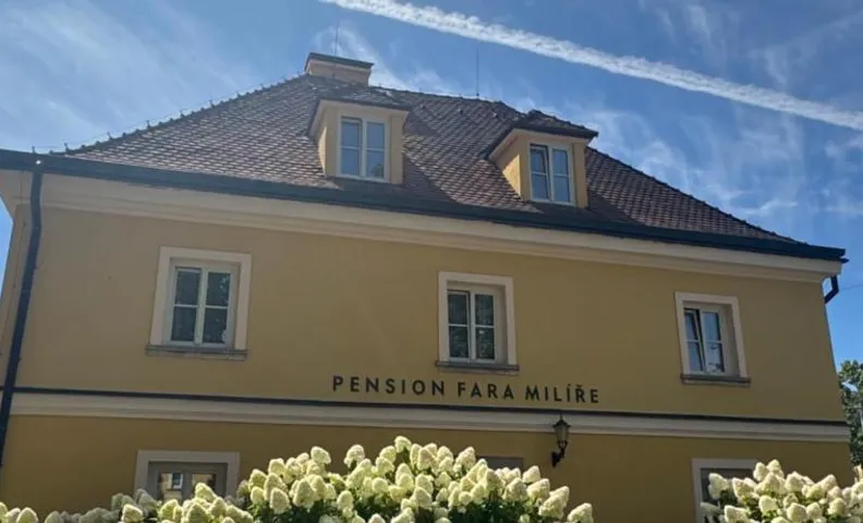 Pension Fara Milíře