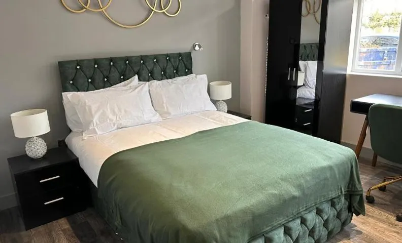 Private Family and Business Rooms Harrow Fast WiFi