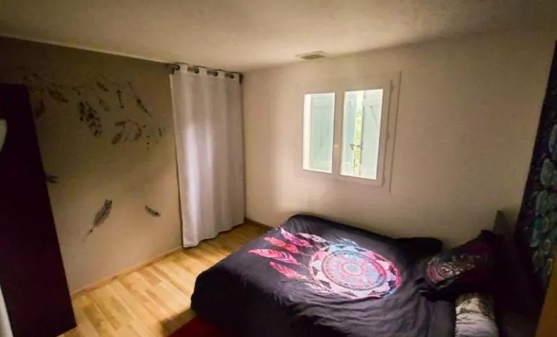 Chambre chez l'habitant- maison partagée