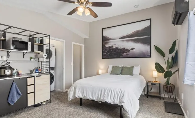 Cozy Millcreek Studio w Laundry and Comfort