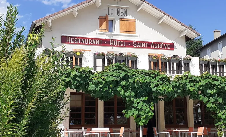 HOTEL LE 1050