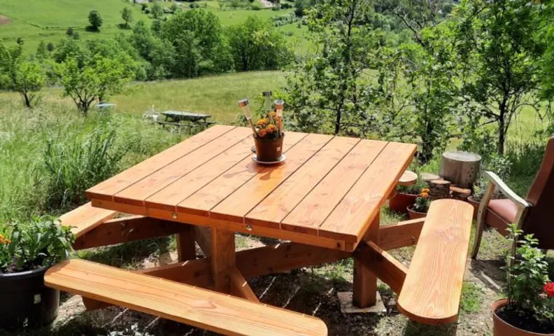 Les coteaux de Planèze, chambre pour 2, 3 ou famille nombreuse 2 adultes 5 enfants et jeunes