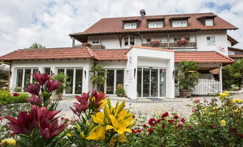 Hotel & Restaurant "Am Obstgarten"