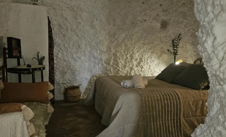 Cueva El Madrono