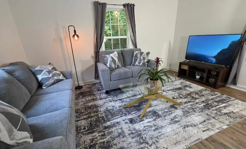 2-BR Modern Home for Families & Work