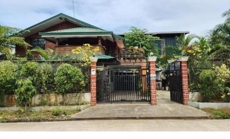 Sevenne Inn Tarusan Transient House