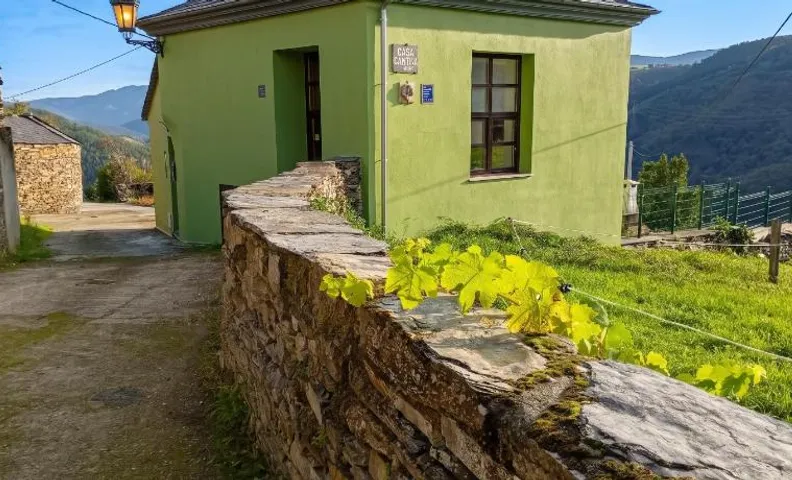 Cozy house in Grandas de Salime with mountain view