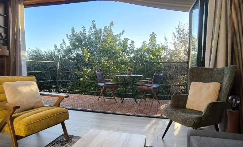 The Zephyr House -2-