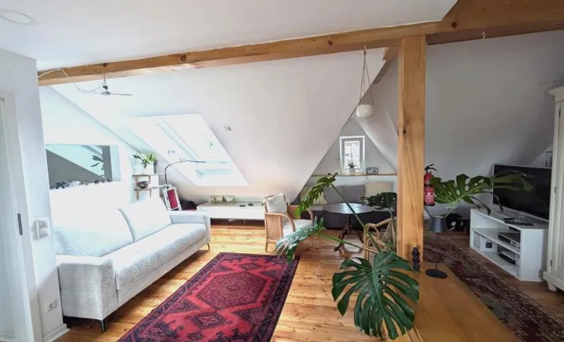 Großes Dachzimmer vor den Toren Kölns