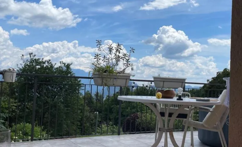 Happy house with terrace lake and mountain view