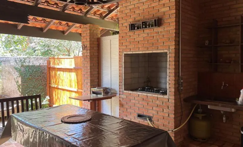 Casinha bem localizada em meio a natureza