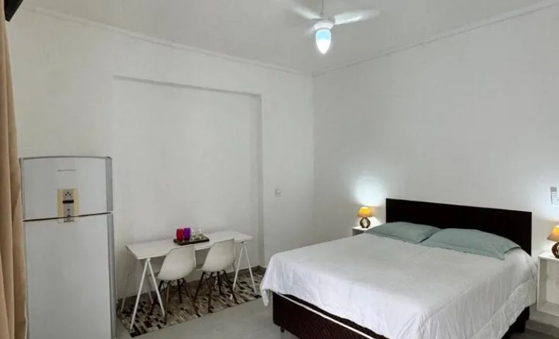 Suite 1 com Ar-Condicionado, TV, Wi-Fi e Geladeira