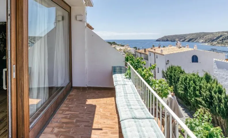 Designer House With Panoramic views