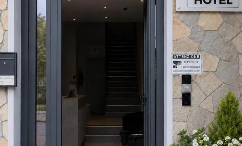 Hotel Genesis