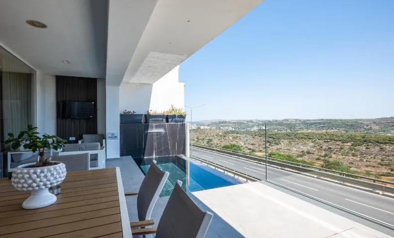 Twentyfirst Panoramic View House with Pool