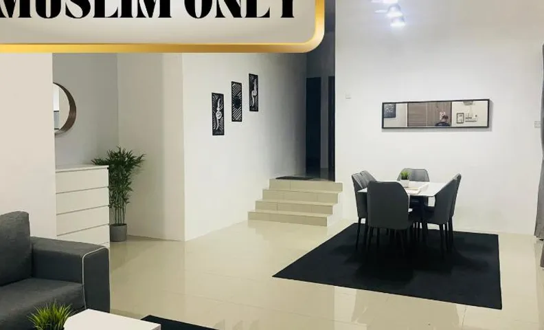 D Azlin Homestay