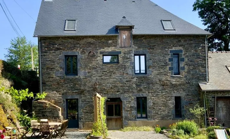 MOULIN DU VAULAURENT Gite 8 pers entre bois, rivières et sentiers