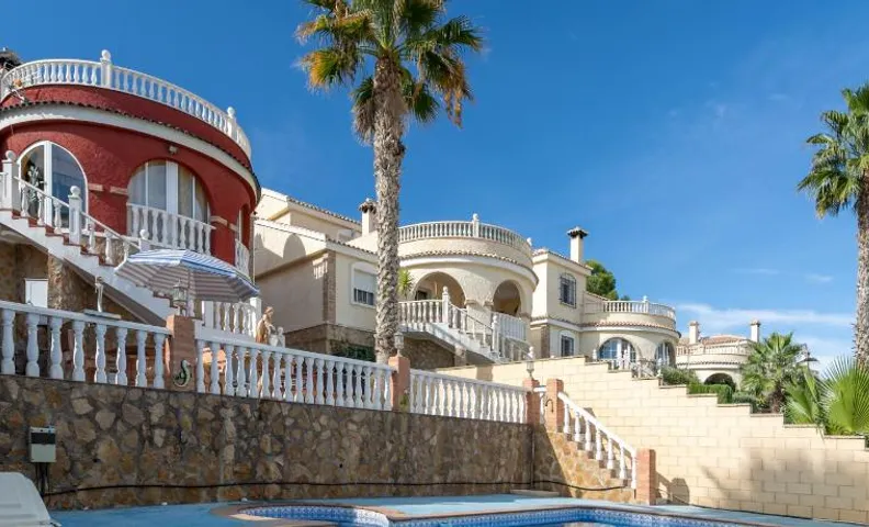 Rr Villa