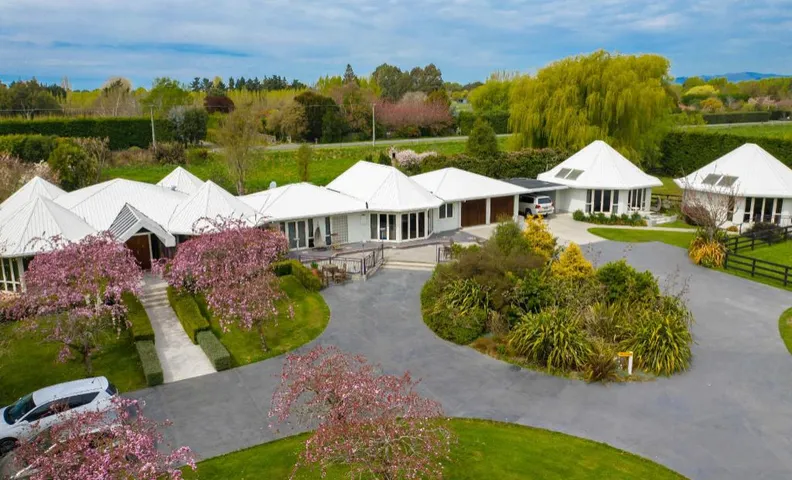 Silverstream Alpaca Farm-stay, Christchurch