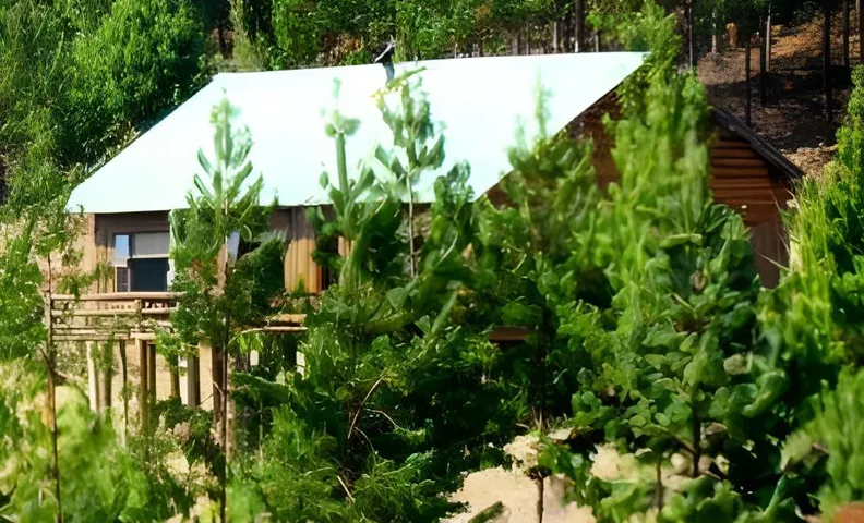 Stanford Lake lodge