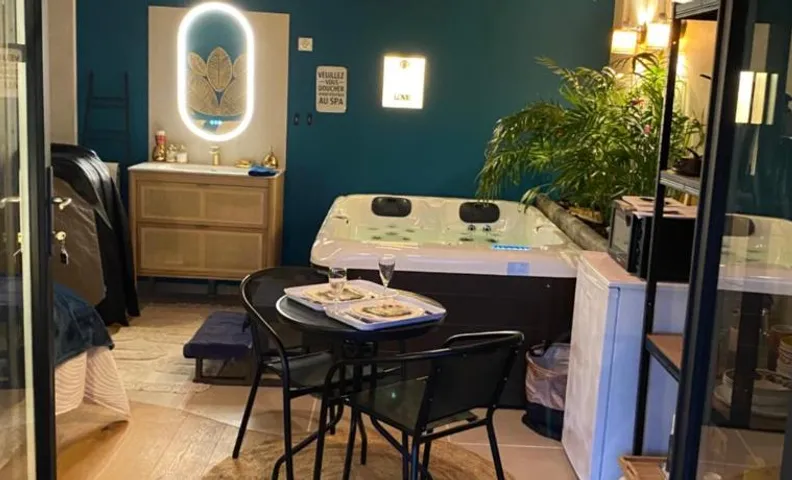 AU FINES BULLES chambre avec spa