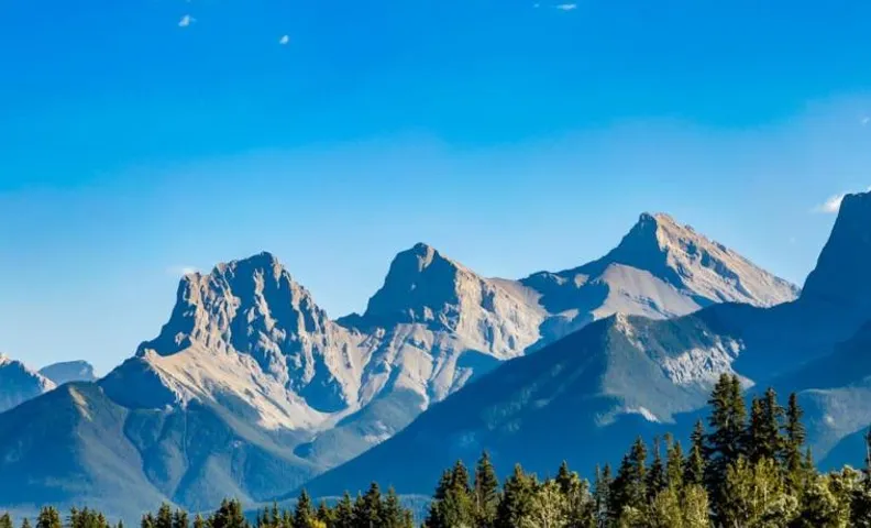 Gateway Suites Private Double room near Banff
