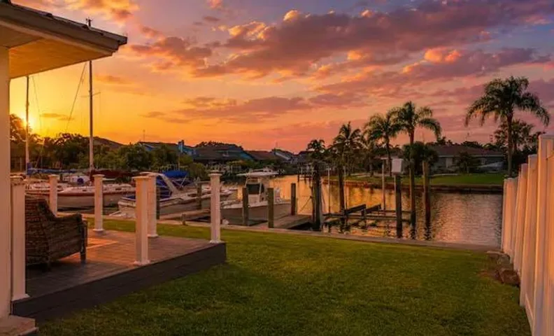 Waterfront - Family & Pet Friendly for 6