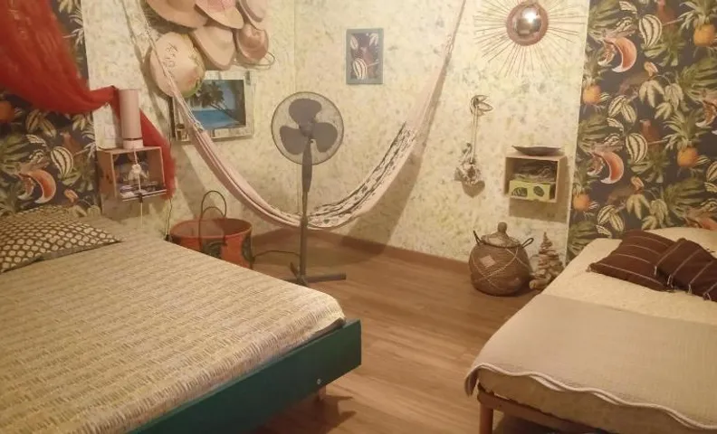 Case créole au pieds des volcans, cour, jaccuzi